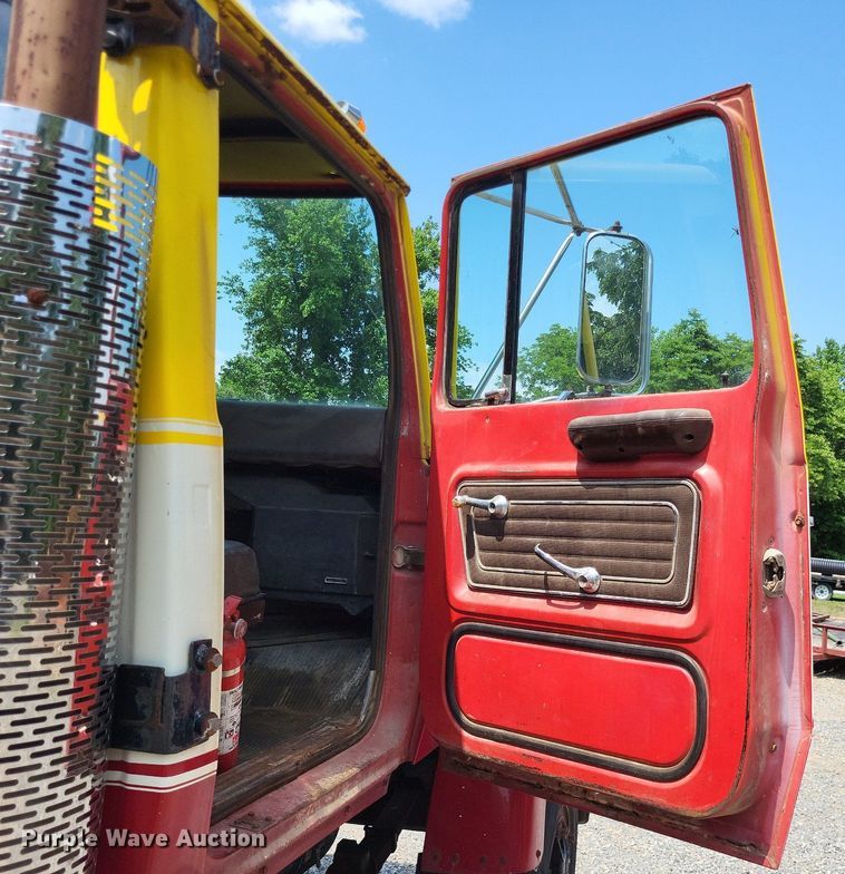 image for item LS9565 1978 Ford LT8000  semi truck