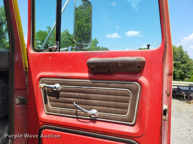 image for item LS9565 1978 Ford LT8000  semi truck