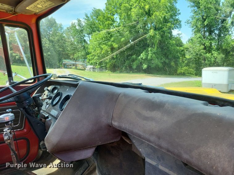 image for item LS9565 1978 Ford LT8000  semi truck