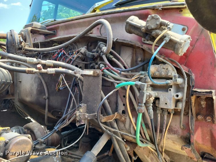 image for item LS9565 1978 Ford LT8000  semi truck