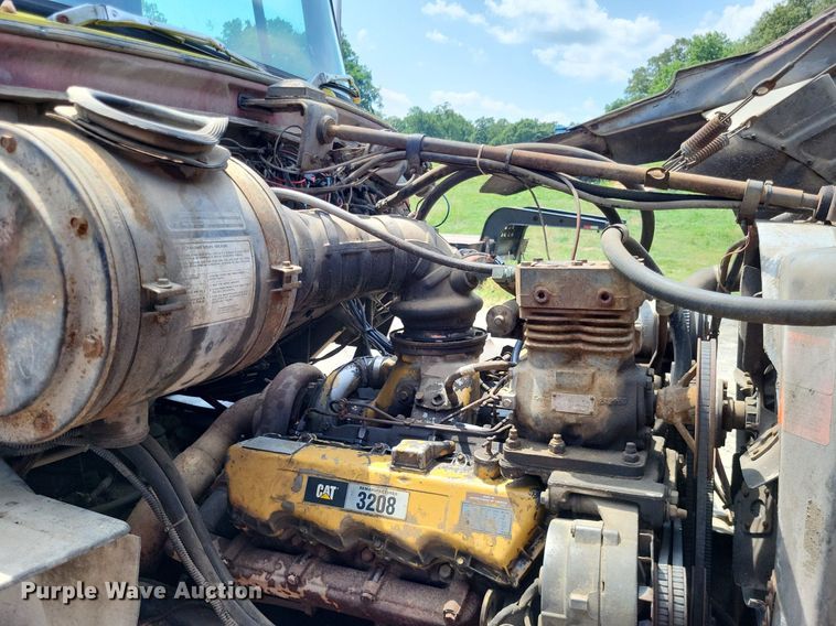 image for item LS9565 1978 Ford LT8000  semi truck