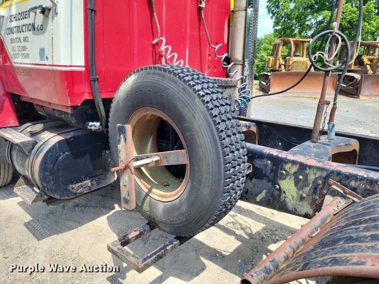 image for item LS9565 1978 Ford LT8000  semi truck