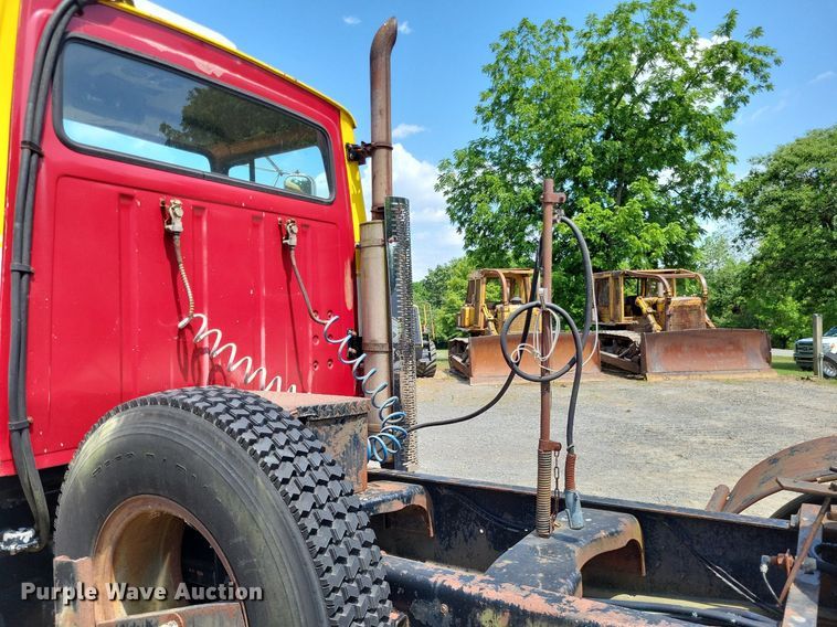 image for item LS9565 1978 Ford LT8000  semi truck