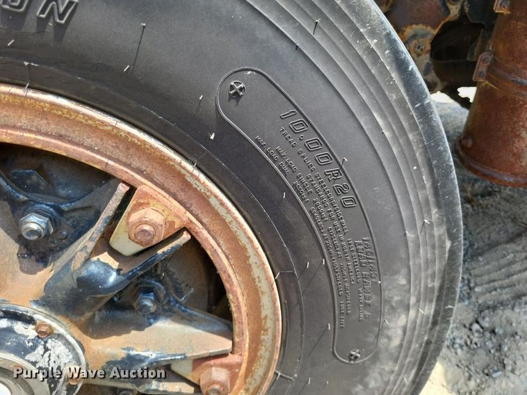 image for item LS9565 1978 Ford LT8000  semi truck