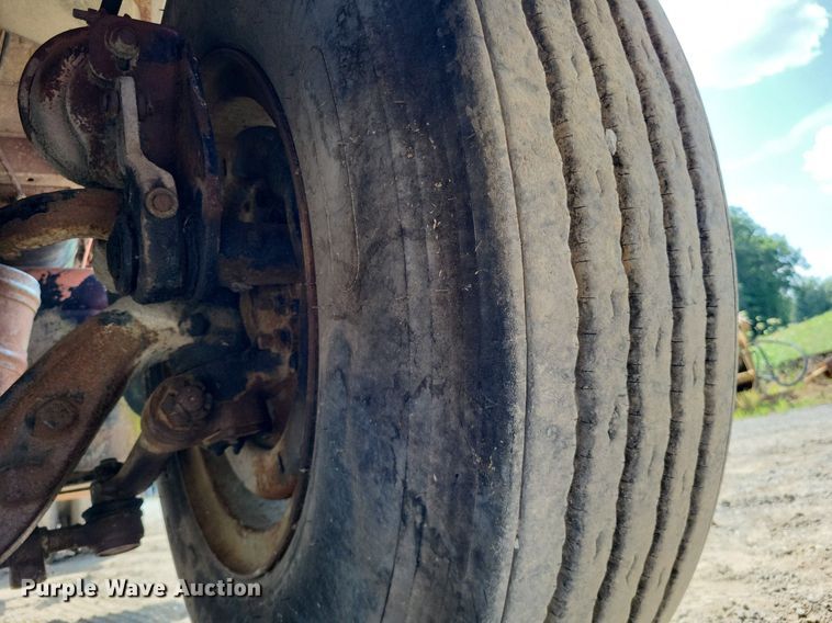 image for item LS9565 1978 Ford LT8000  semi truck