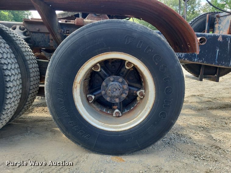 image for item LS9565 1978 Ford LT8000  semi truck