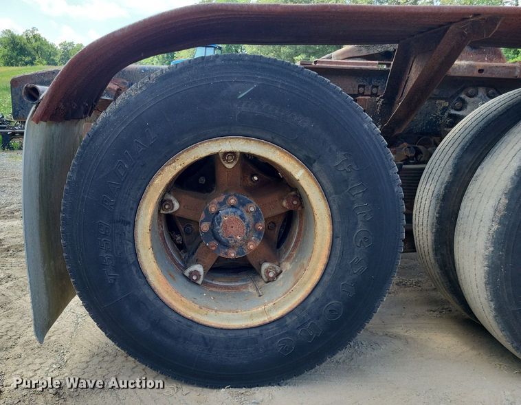 image for item LS9565 1978 Ford LT8000  semi truck