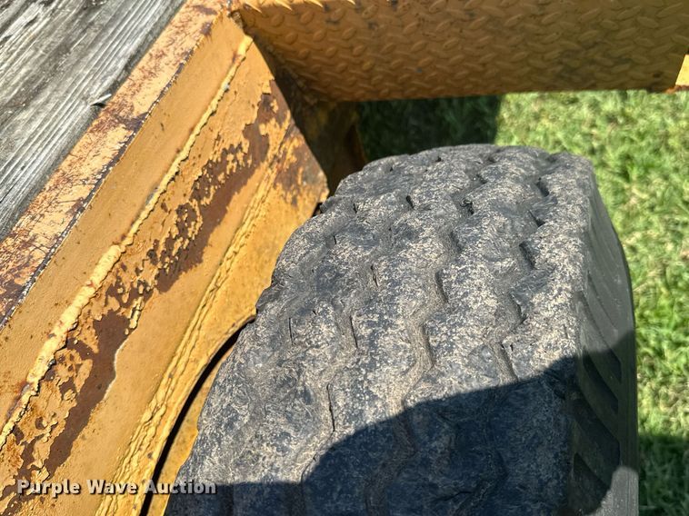 image for item MB9668 2005 Shop built  drop deck equipment trailer