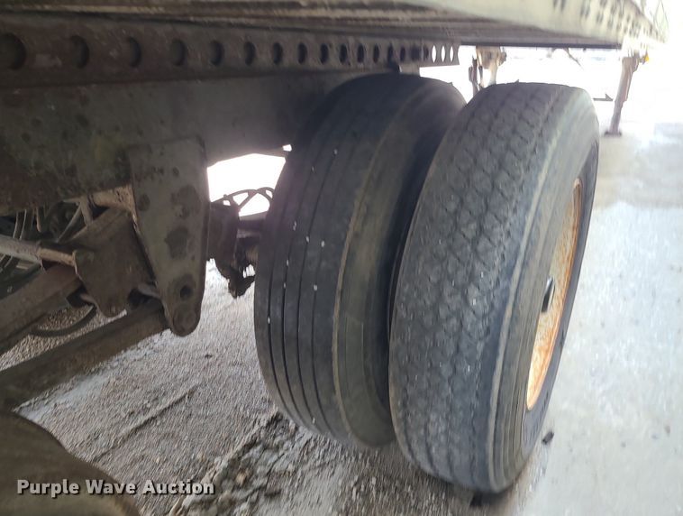 image for item MG9537 1995 Stoughton PVW-535T-S-C  dry van trailer