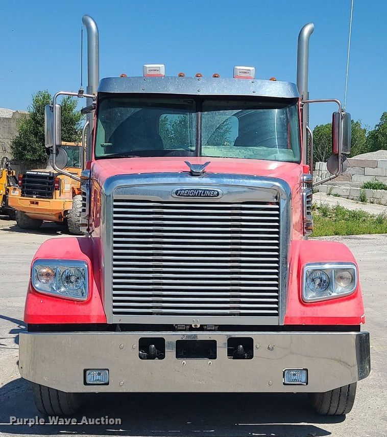 image for item MO9989 2015 Freightliner Coronado SD122  semi truck