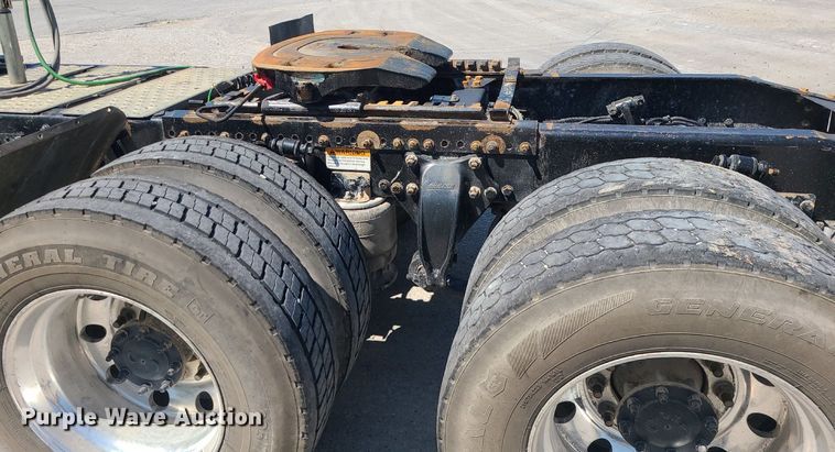 image for item MO9989 2015 Freightliner Coronado SD122  semi truck