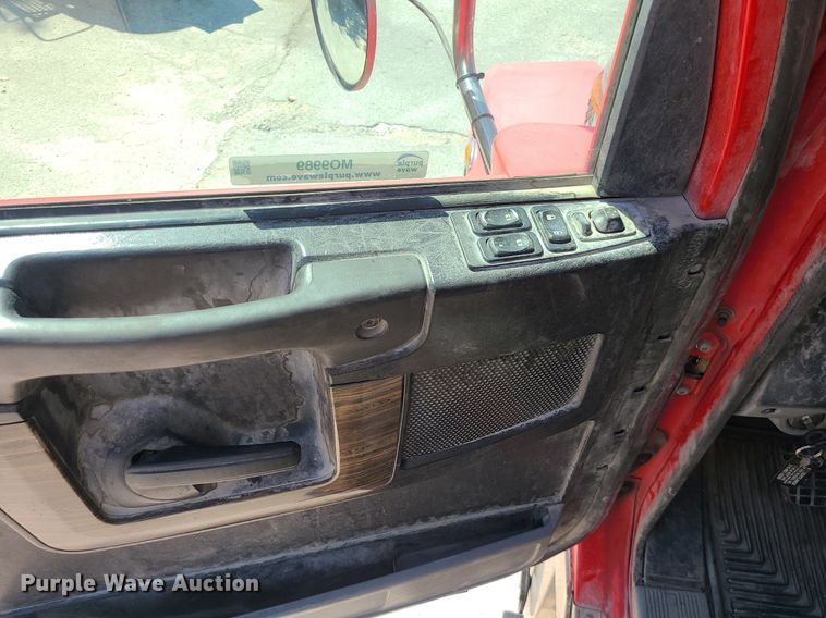 image for item MO9989 2015 Freightliner Coronado SD122  semi truck