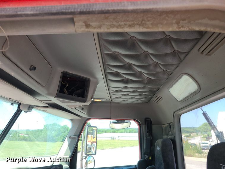 image for item MO9989 2015 Freightliner Coronado SD122  semi truck