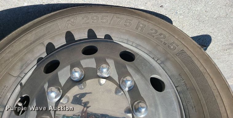 image for item MO9989 2015 Freightliner Coronado SD122  semi truck