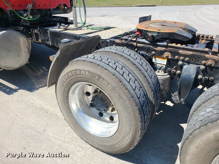 image for item MO9989 2015 Freightliner Coronado SD122  semi truck