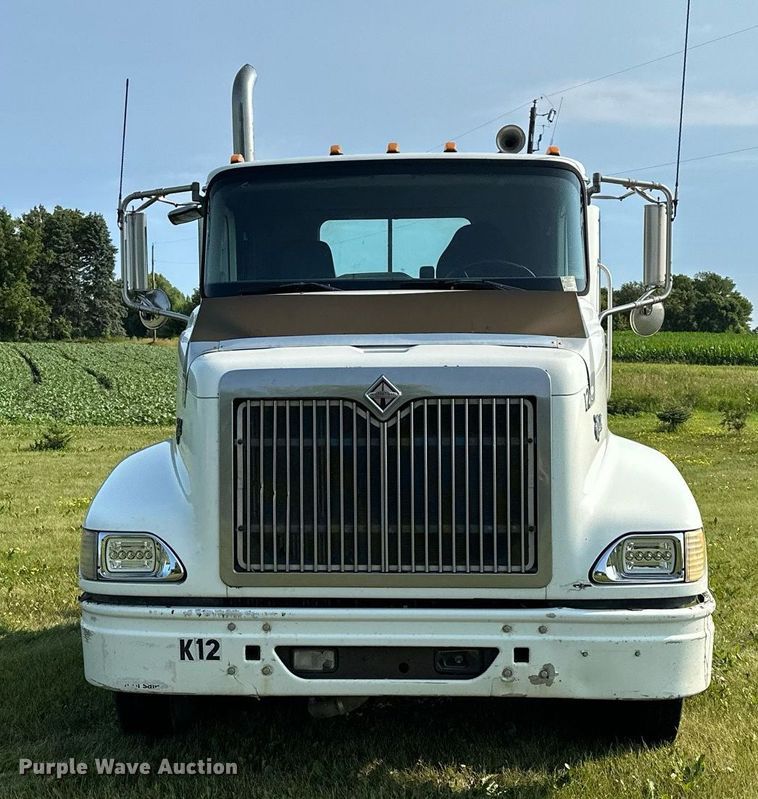 image for item MQ9290 2005 International 9400i  semi truck