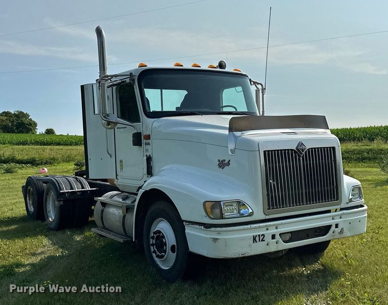 image for item MQ9290 2005 International 9400i  semi truck