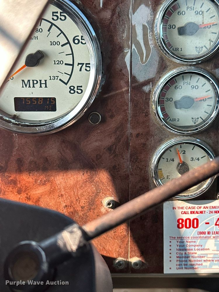 image for item MQ9290 2005 International 9400i  semi truck