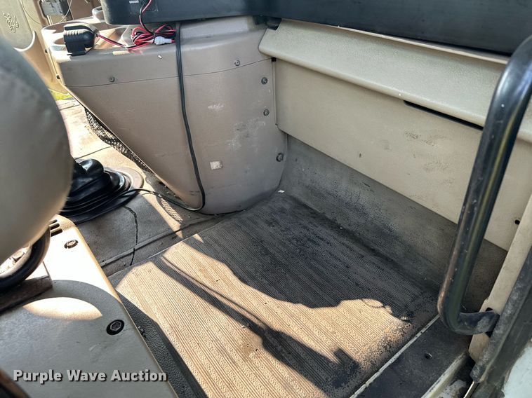 image for item MQ9290 2005 International 9400i  semi truck