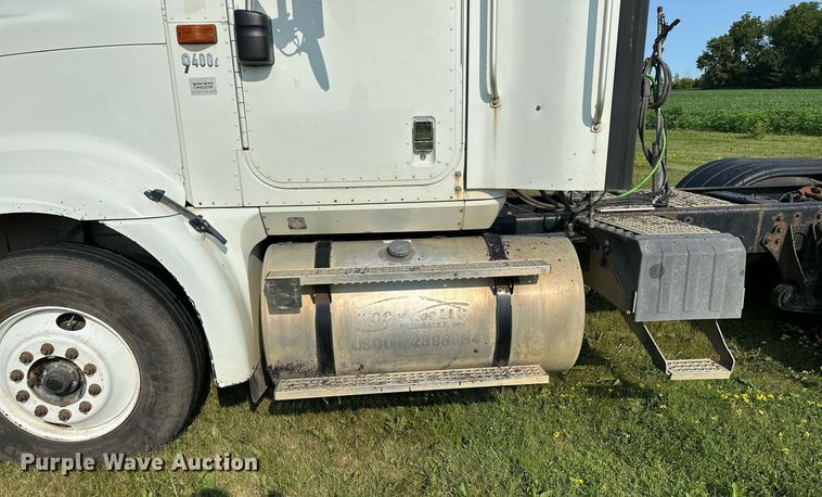 image for item MQ9290 2005 International 9400i  semi truck