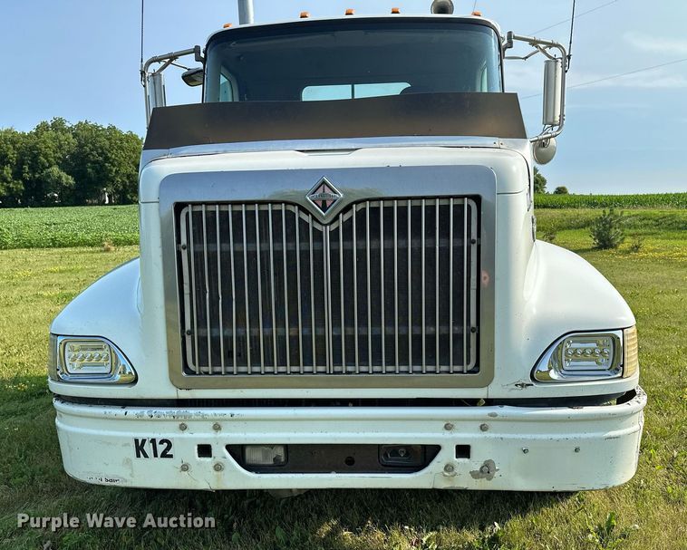 image for item MQ9290 2005 International 9400i  semi truck