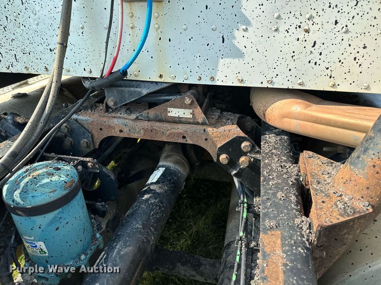 image for item MQ9290 2005 International 9400i  semi truck