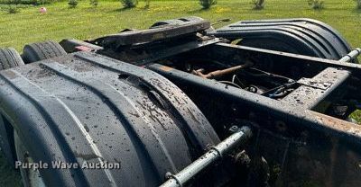 image for item MQ9290 2005 International 9400i  semi truck