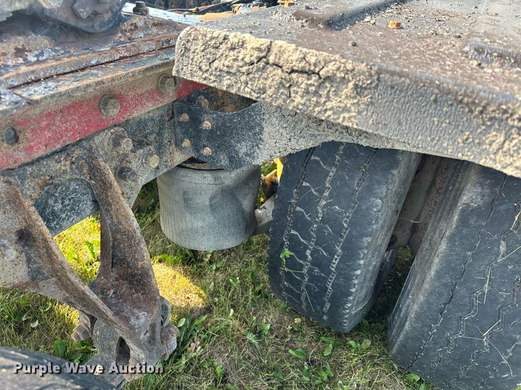 image for item MQ9290 2005 International 9400i  semi truck