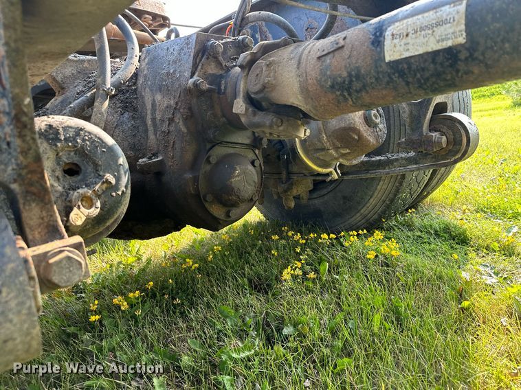 image for item MQ9290 2005 International 9400i  semi truck