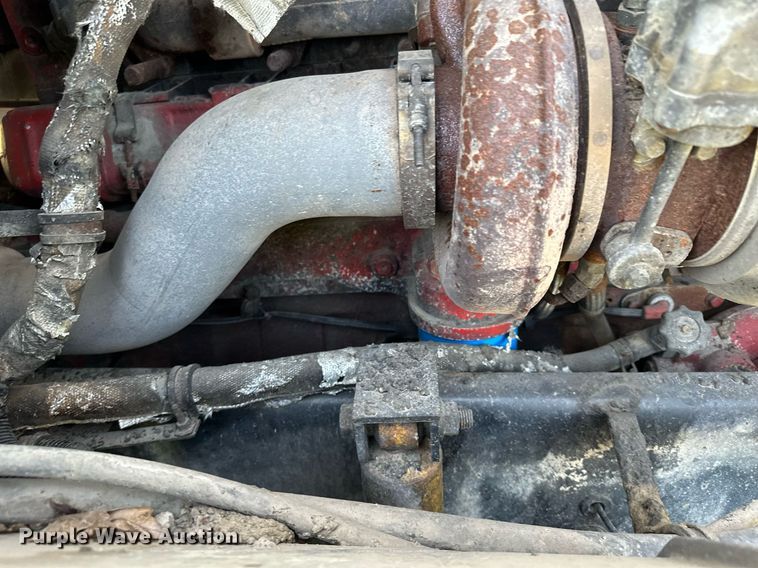 image for item MQ9290 2005 International 9400i  semi truck