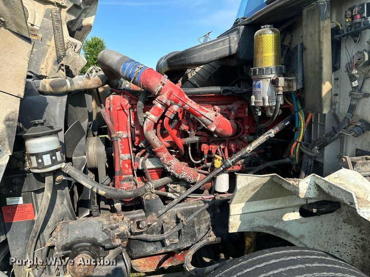 image for item MQ9290 2005 International 9400i  semi truck