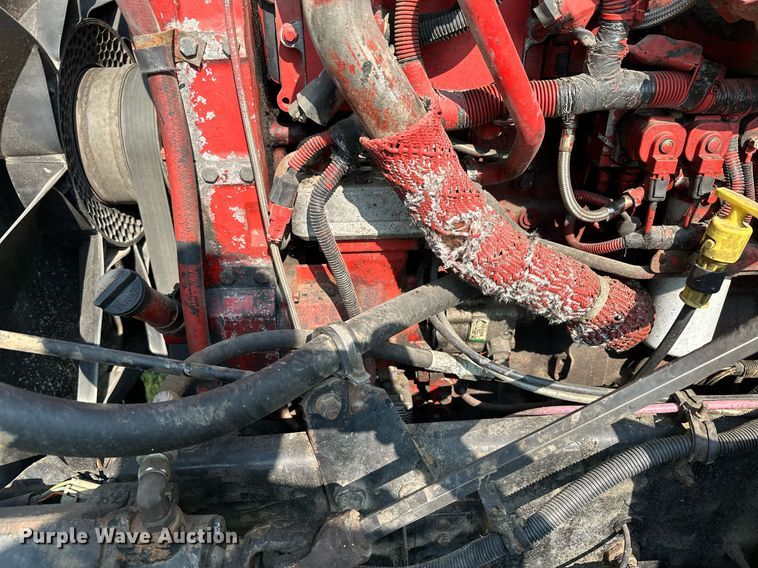 image for item MQ9290 2005 International 9400i  semi truck