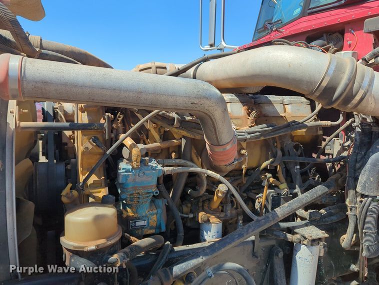 image for item MY9352 2005 Peterbilt 379  semi truck