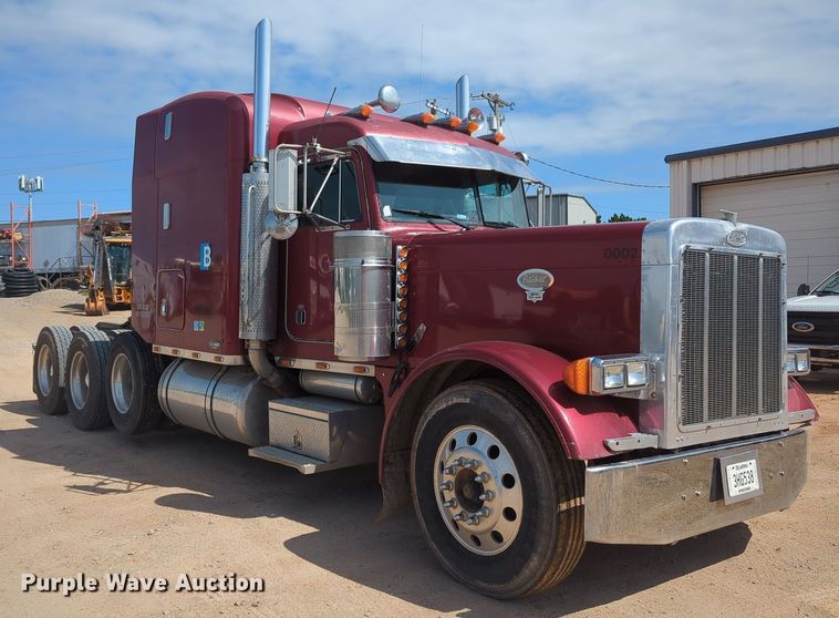 image for item MY9353 2000 Peterbilt 379  semi truck