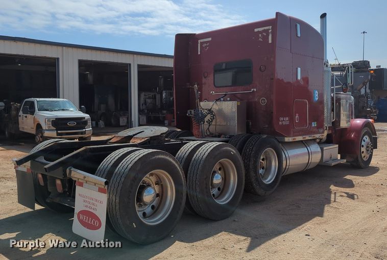 image for item MY9353 2000 Peterbilt 379  semi truck