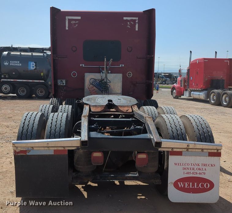 image for item MY9353 2000 Peterbilt 379  semi truck