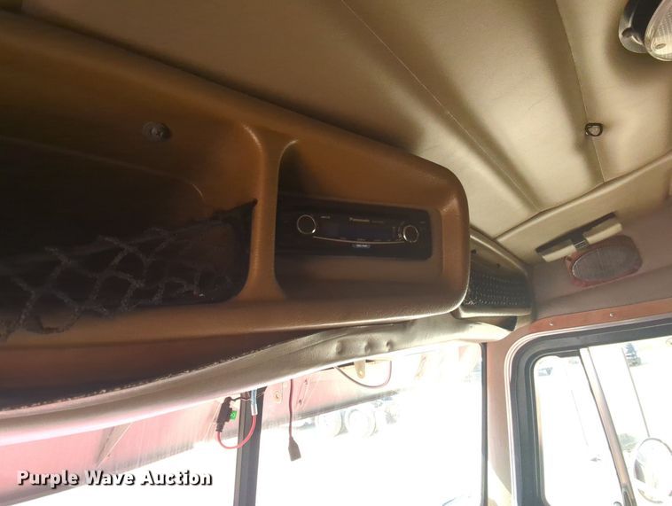 image for item MY9353 2000 Peterbilt 379  semi truck