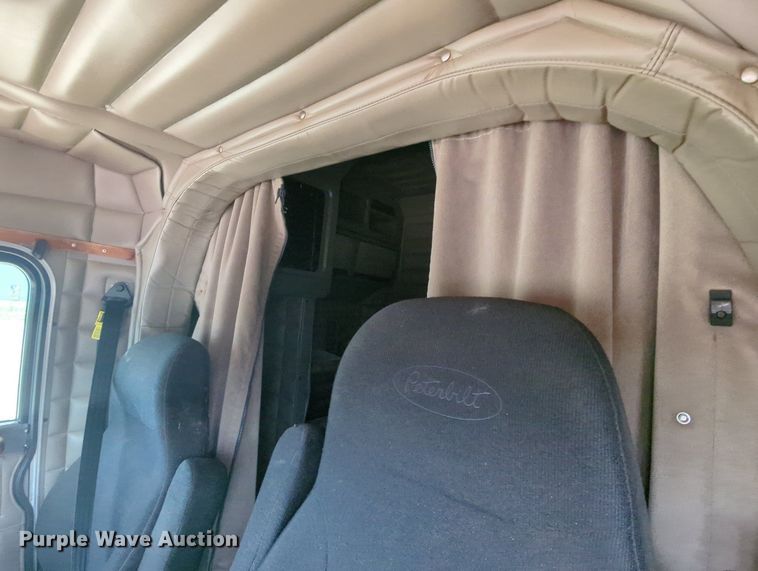 image for item MY9353 2000 Peterbilt 379  semi truck