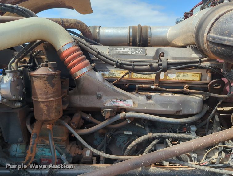 image for item MY9353 2000 Peterbilt 379  semi truck