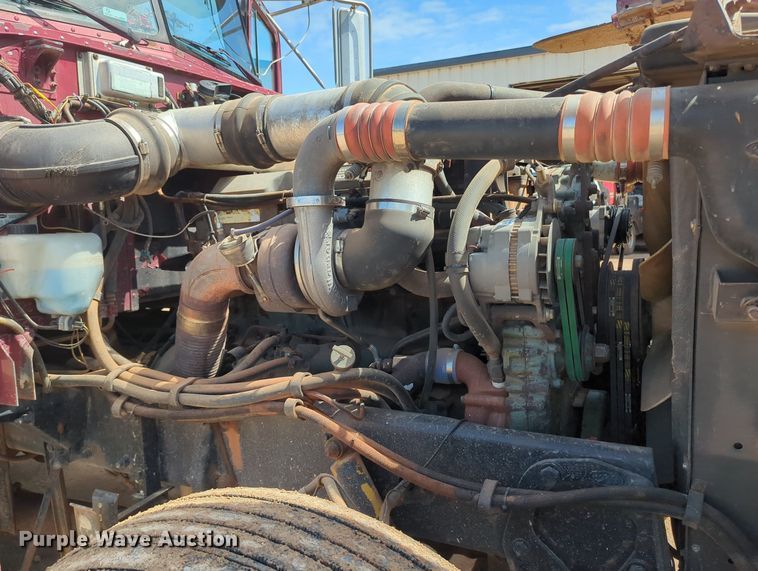 image for item MY9353 2000 Peterbilt 379  semi truck