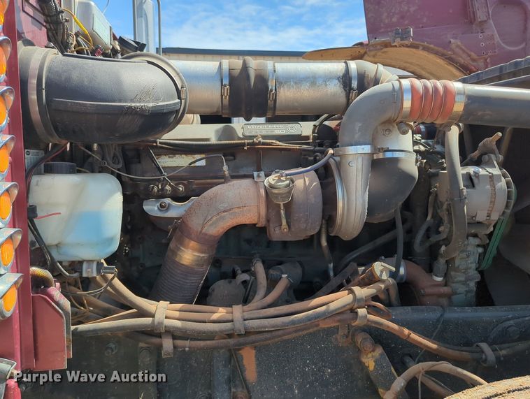 image for item MY9353 2000 Peterbilt 379  semi truck