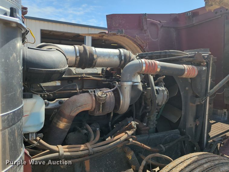 image for item MY9353 2000 Peterbilt 379  semi truck