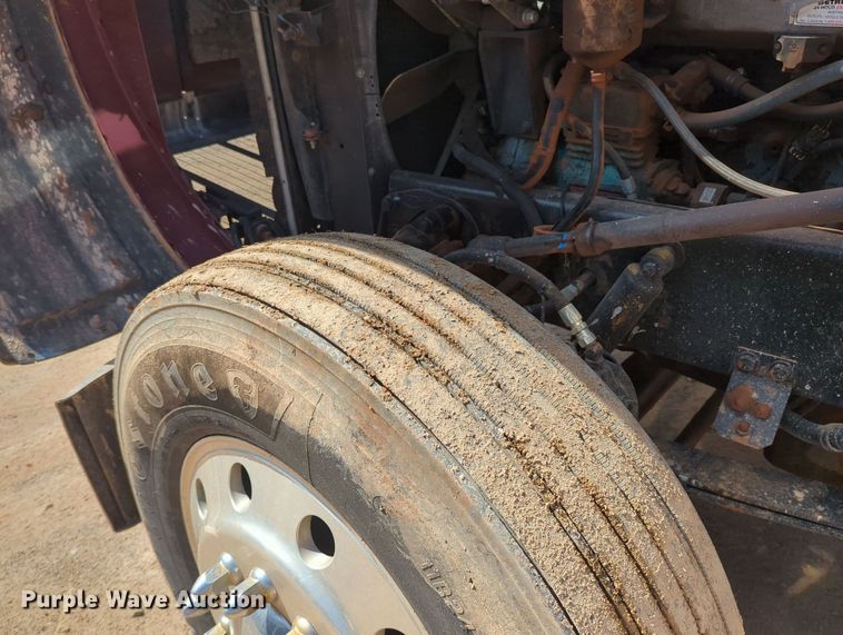 image for item MY9353 2000 Peterbilt 379  semi truck