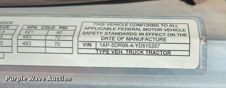 image for item MY9353 2000 Peterbilt 379  semi truck