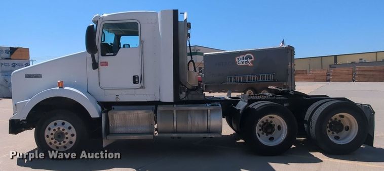 image for item MY9423 2012 Kenworth T800  semi truck