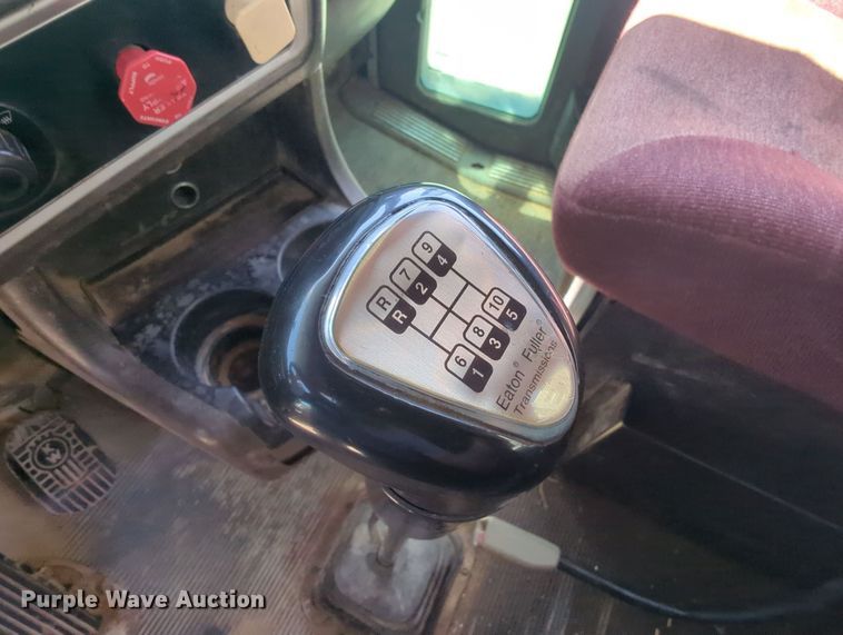 image for item MY9423 2012 Kenworth T800  semi truck