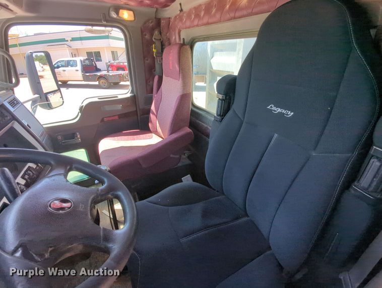 image for item MY9423 2012 Kenworth T800  semi truck