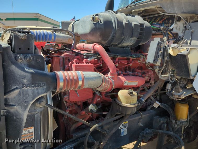 image for item MY9423 2012 Kenworth T800  semi truck