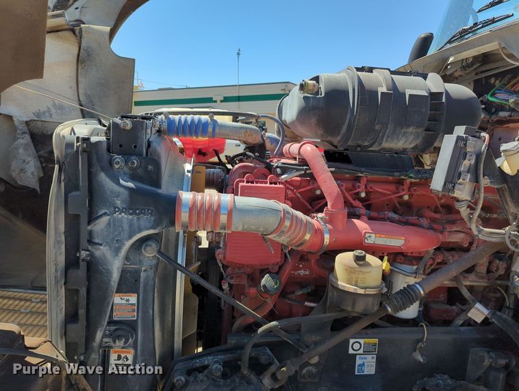 image for item MY9423 2012 Kenworth T800  semi truck