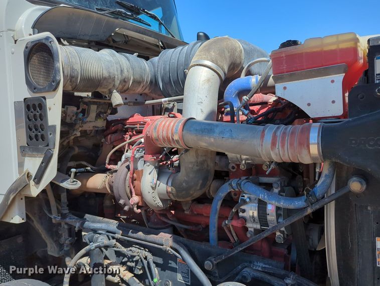 image for item MY9423 2012 Kenworth T800  semi truck